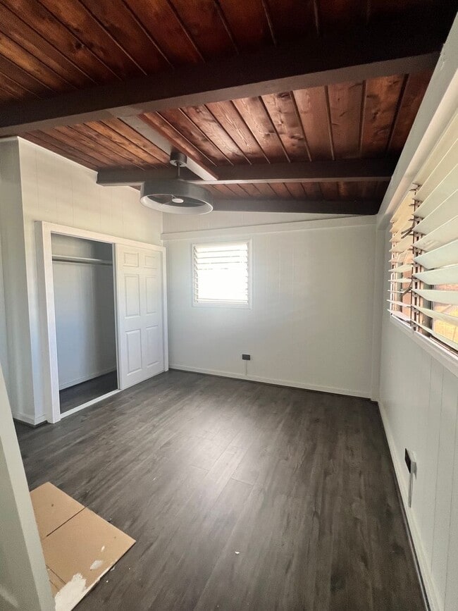 Building Photo - Scenic Island Living with Unmatched Conven...
