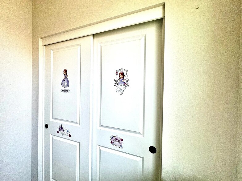 Building Photo - 1438 Cherry Cir