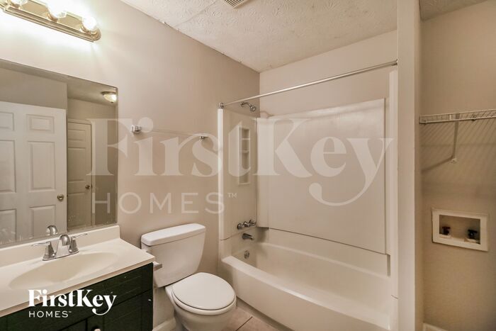 Building Photo - 6168 Creekford Dr