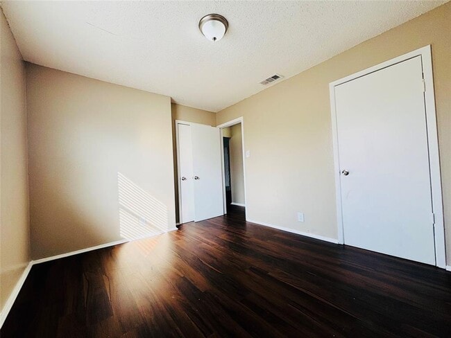 Building Photo - 10309 Brownie Dr