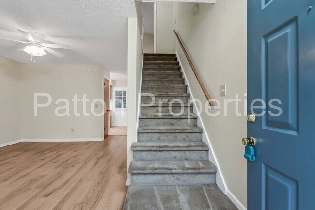 Building Photo - 104-106 Cherry Hall Drive - Outside CoC - TMS#004330-02-018