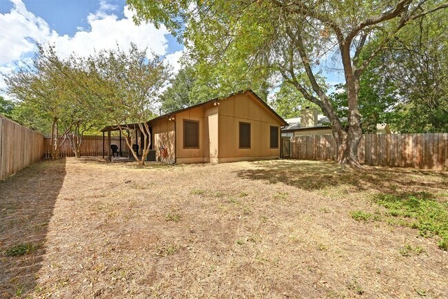 Building Photo - 9711 Curlew Dr