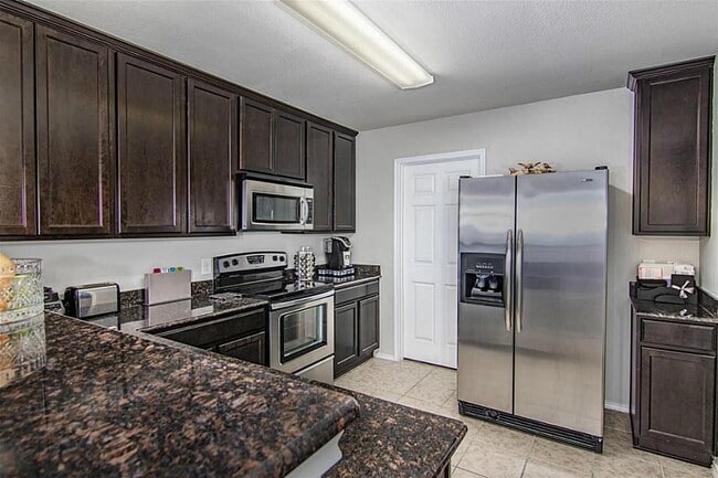 Building Photo - 8102 Yaupon View Dr