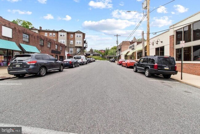 Building Photo - 7807 Spring Ave