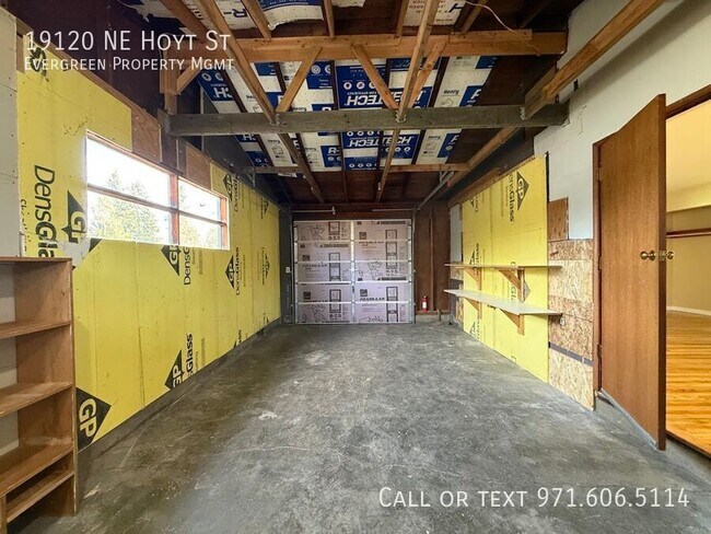 Building Photo - 19120 NE Hoyt St
