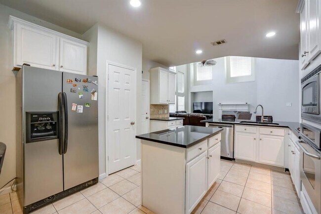 Building Photo - 2617 Black Canyon Dr