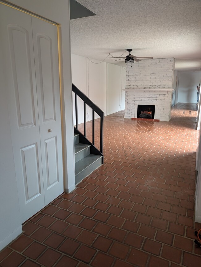 Building Photo - 1713 Park Meadows Dr