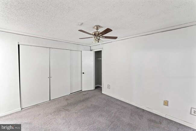 Building Photo - 1013 Fallcrest Ct