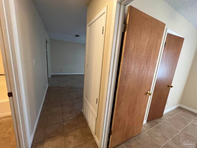 Building Photo - 224 Jeffery Ln