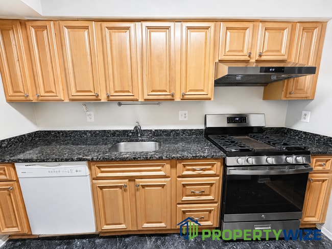 Building Photo - 7646 Oldfield Ln