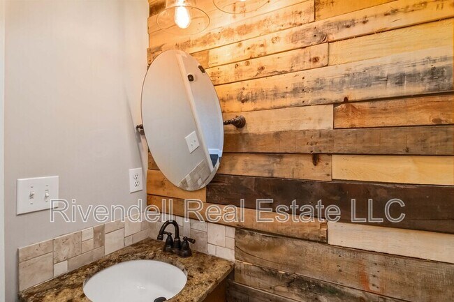 Building Photo - 9524 Las Colinas Dr