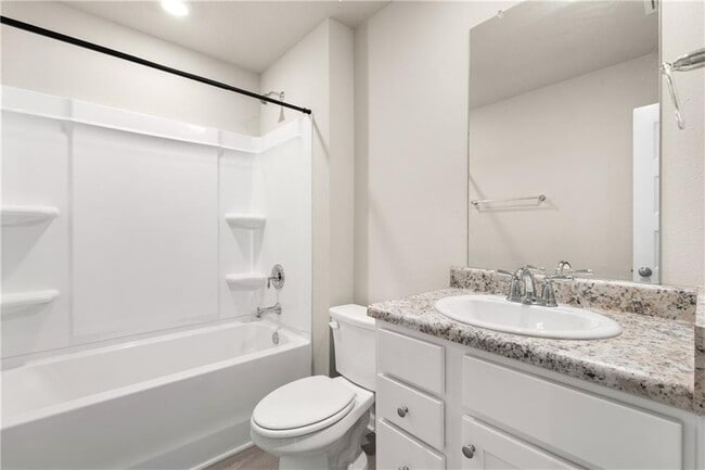 Building Photo - 2613 Windmere Dr E