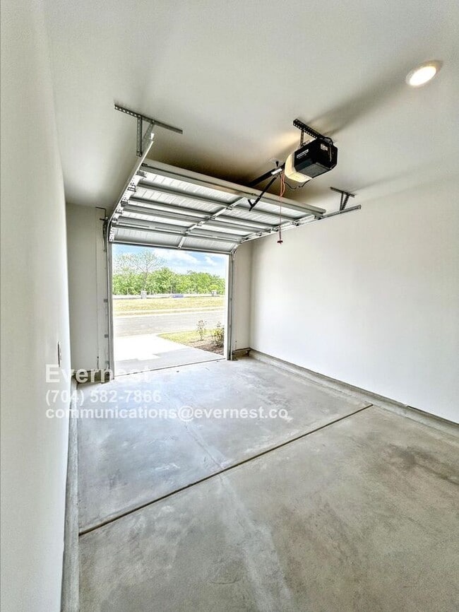 Building Photo - 2174 Willow Gln Dr