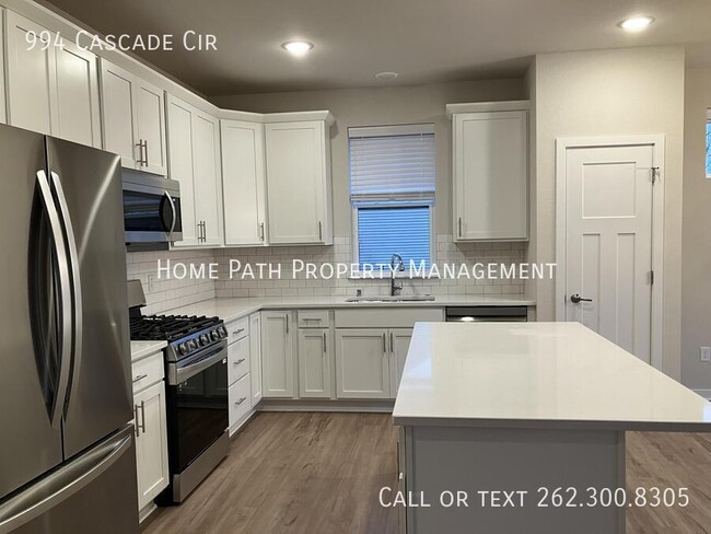 Building Photo - 994 Cascade Cir