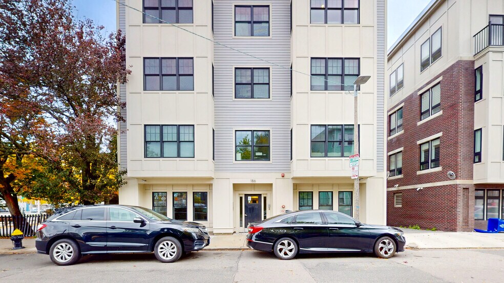 Building Photo - 186 Havre St