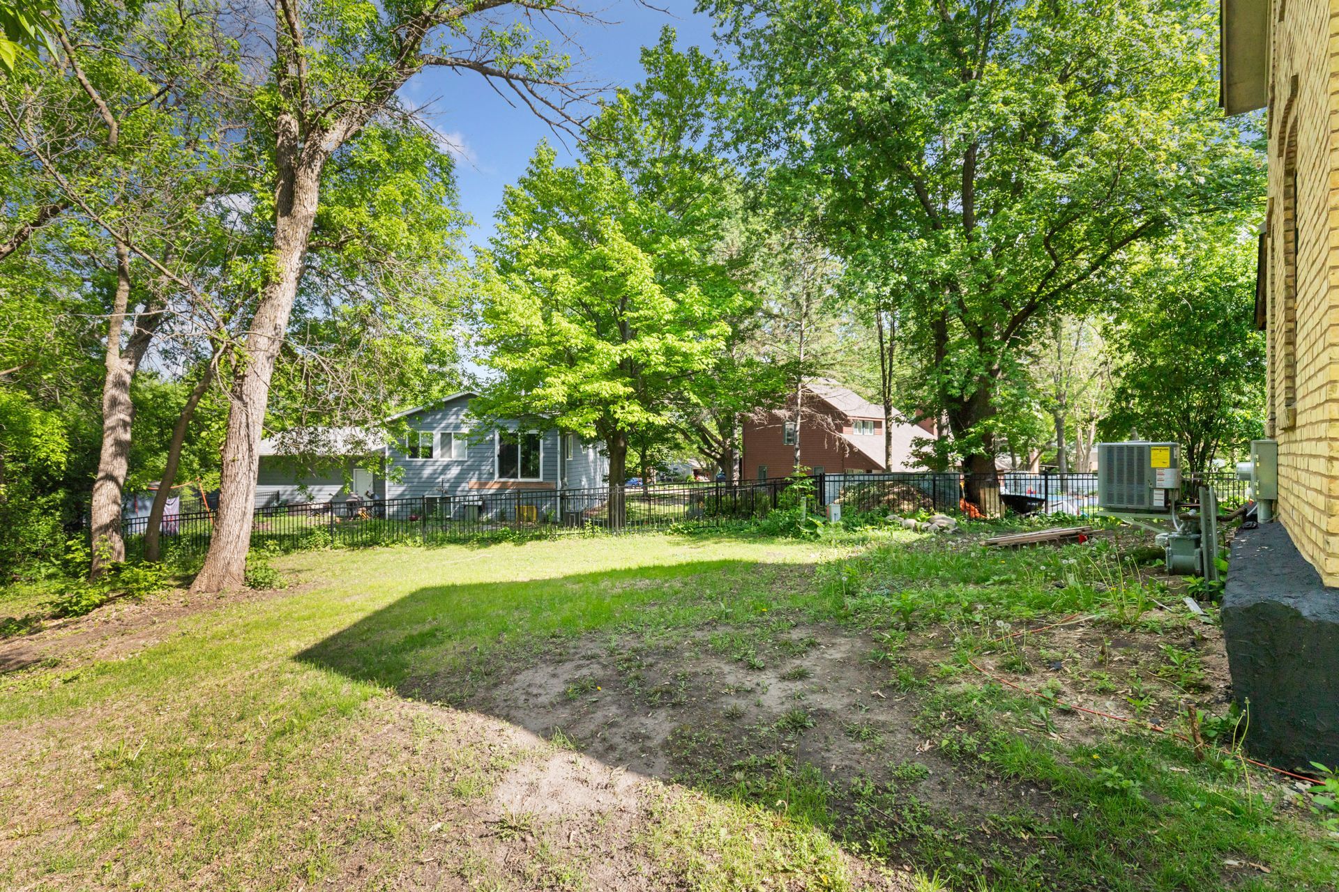 Building Photo - 2532 Eitel Rd