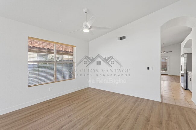 Building Photo - 9841 W Tonopah Dr