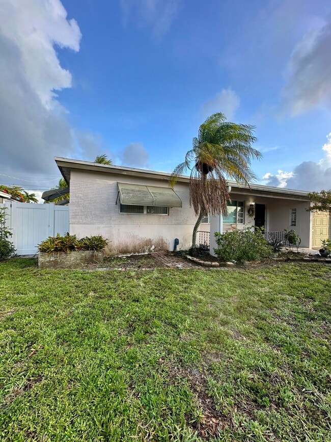 Building Photo - 7000 SW 11th St