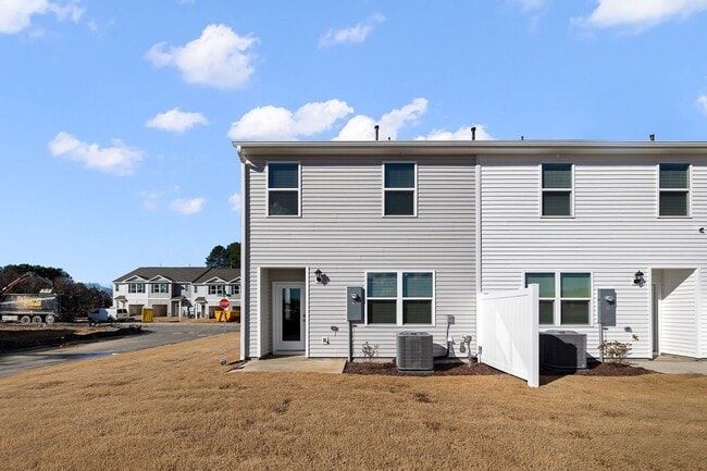 Building Photo - ***Brand New 3/2.5 Townhome in Wake Forest***
