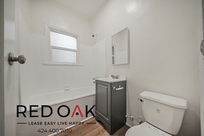 Building Photo - 454 S Catalina St