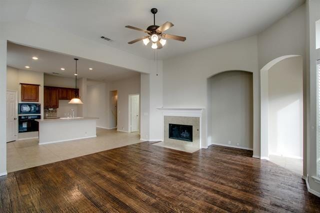 Building Photo - 2477 Del Largo Way