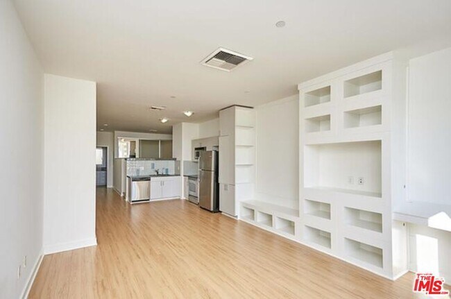 Building Photo - 3810 Wilshire Blvd