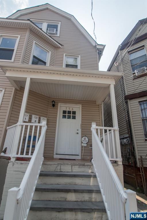 Primary Photo - 756 S 17th St