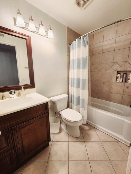 Building Photo - 4046 Oak Glen