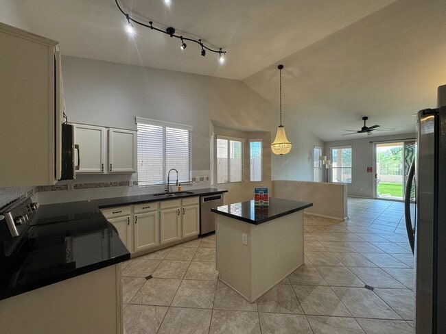 Building Photo - 4 Bedroom Home W/ Pool Available in Tatum Ridge Near Jomax Rd & N Tatum Blvd!