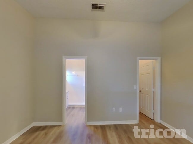 Building Photo - 272 Kings Pond Ave