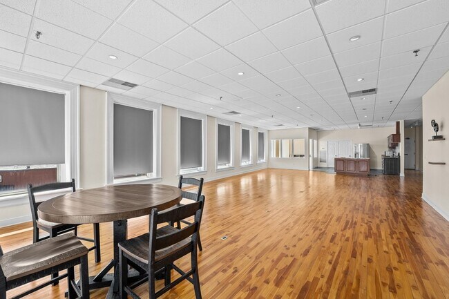 Building Photo - 44 S Jefferson St