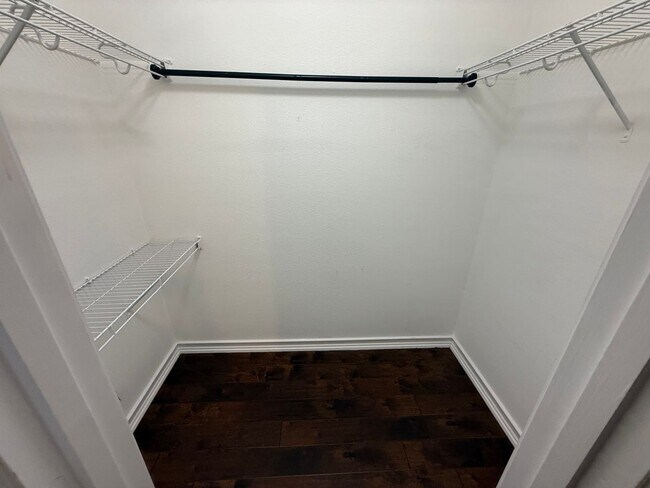 Building Photo - "Beautiful 4-Bed, 2-Bath Home in Emerald Valley – Lease for $1,725 (15 Months)