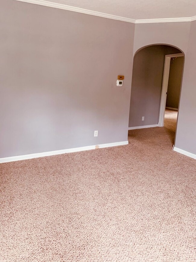 Building Photo - Charming 2BR North Columbus Home w/ Basement & Decorative Fireplace