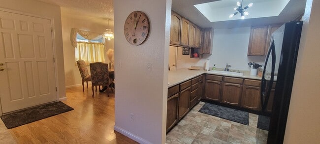 Building Photo - Low Maintenance Lifestyle Near Sacramento River Trail