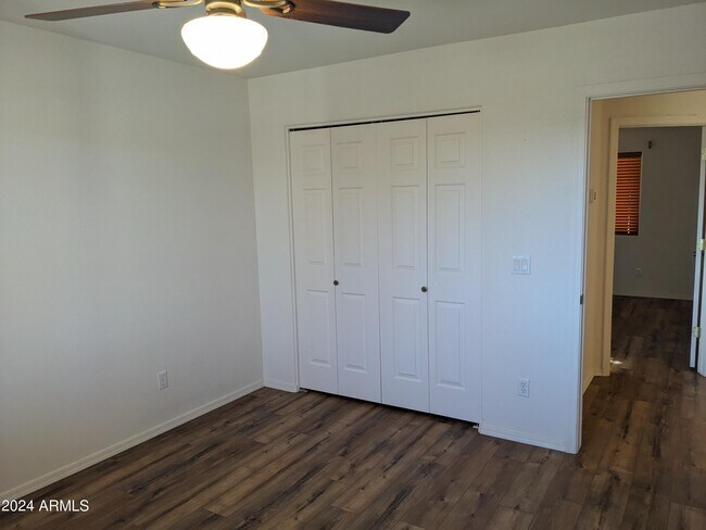 Building Photo - 705 W St Moritz Dr