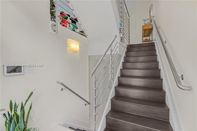Building Photo - 6671 NW 105th Pl