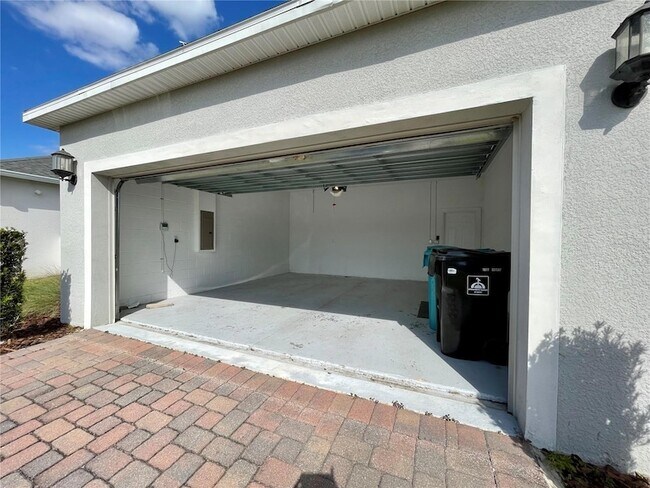 Building Photo - 11854 Sonnet Ave