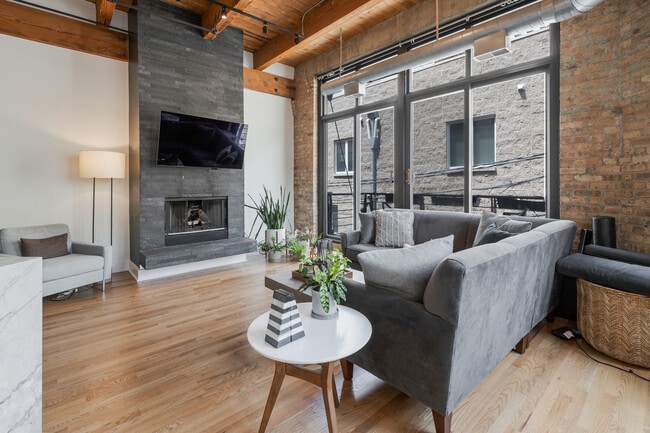 Building Photo - 2300 W Wabansia Ave