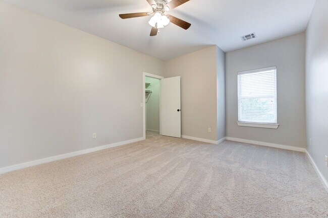 Building Photo - 600 NW 175th St