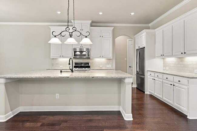 Building Photo - 1819 Park Highland Way