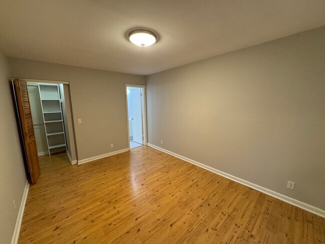 Building Photo - Remodeled ranch at end of street