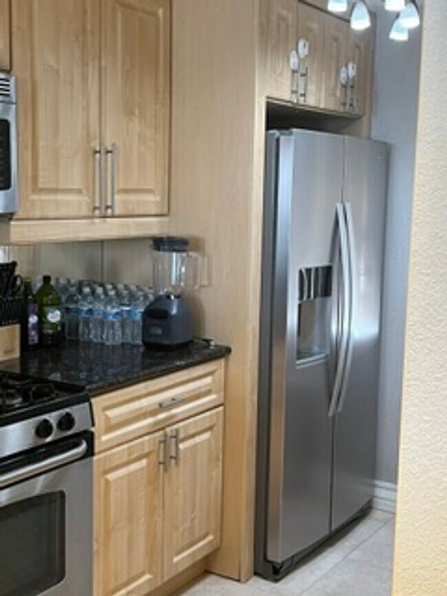 Building Photo - 210 E Flamingo Rd