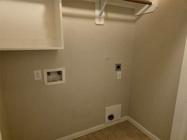 Building Photo - 10910 Brittan Leaf Ln