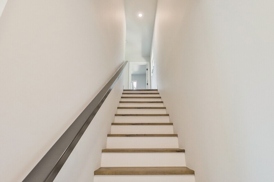 Building Photo - 7702 Mason Ave