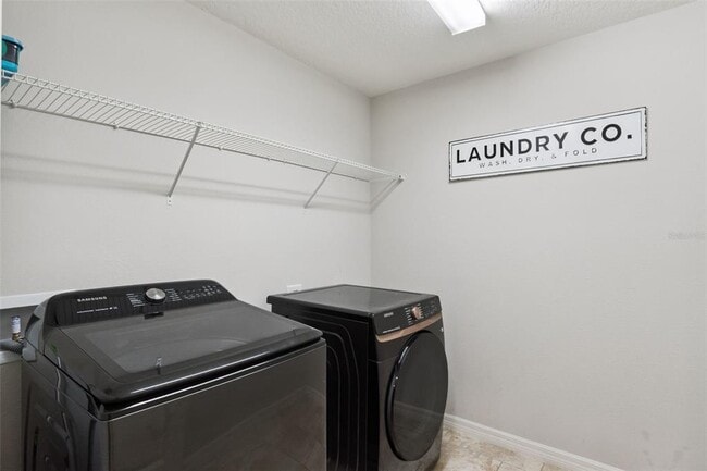 Building Photo - 3028 Lakes Crest Ave