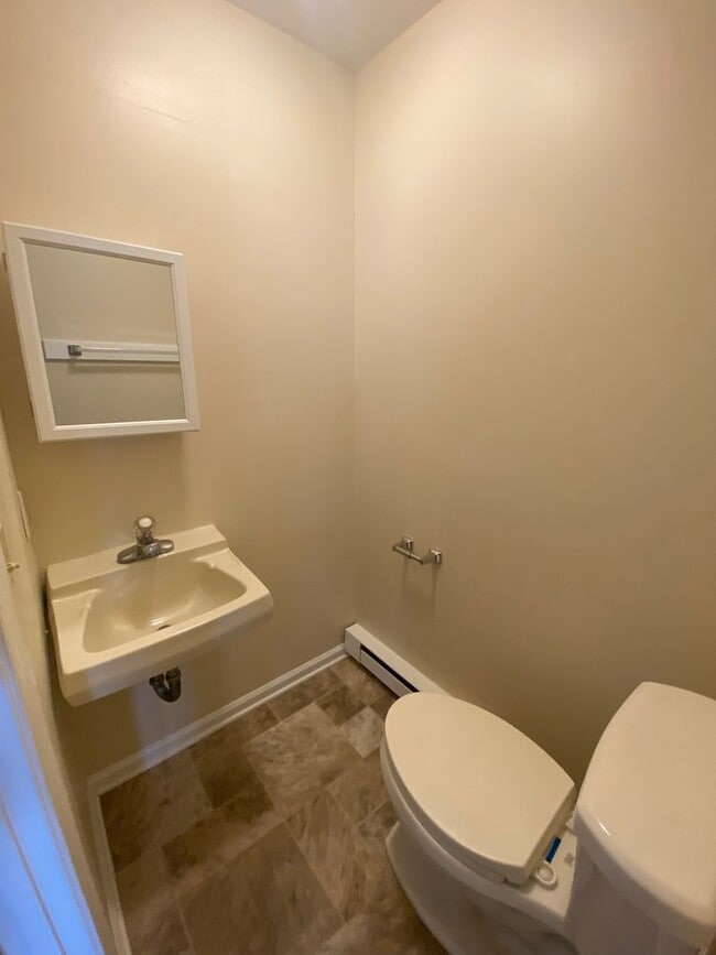 Building Photo - Norwood