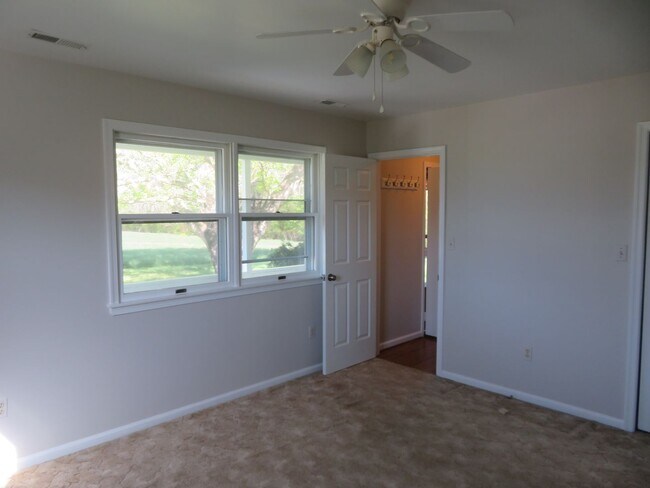 Building Photo - Sutherland