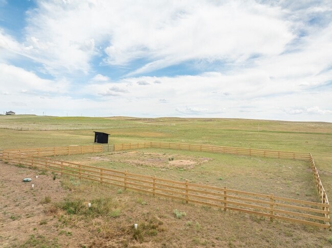 Building Photo - 4 BED | 2 BATH | BARNDOMINIUM | HOT SPRING...