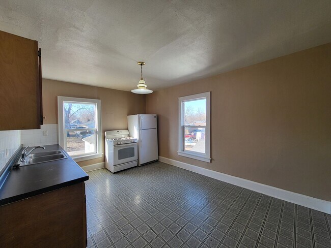 Building Photo - 3914-3916 2nd Avenue