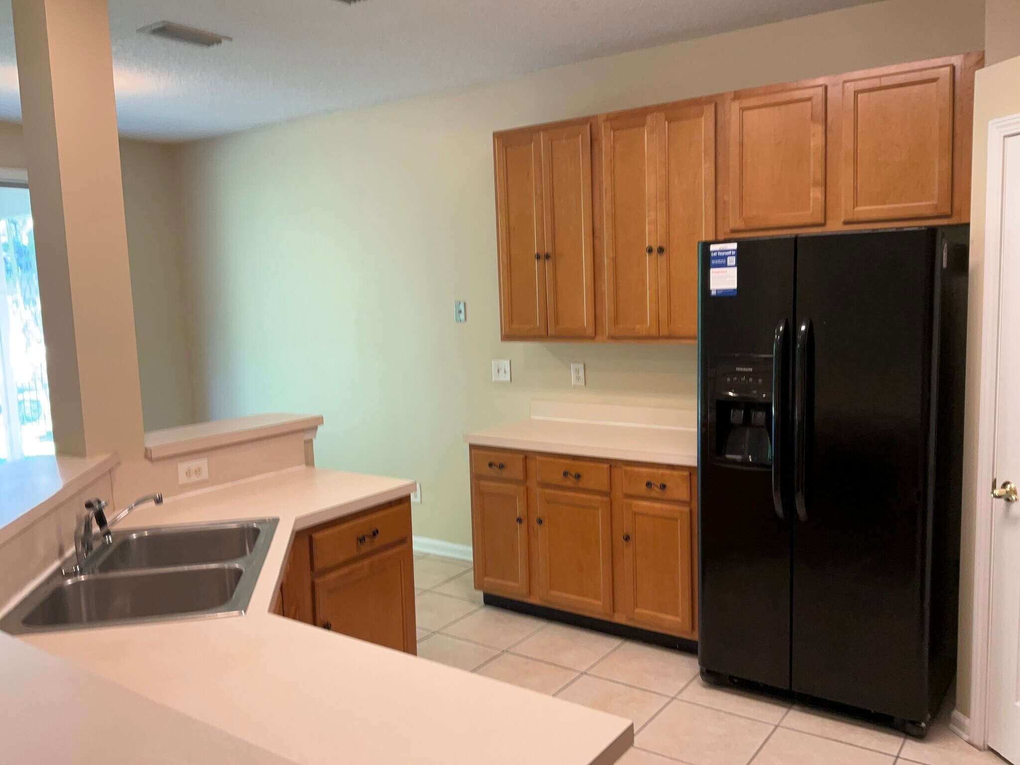 Building Photo - 1982 Protection Pt